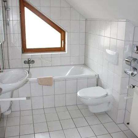 Πανσιόν Hirsch Sankt Johann (Baden-Wurttemberg)