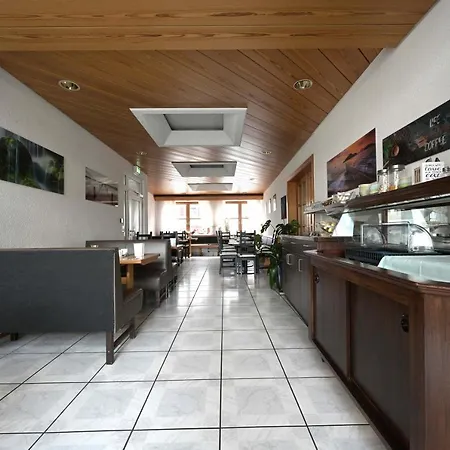 Hirsch Πανσιόν 3*