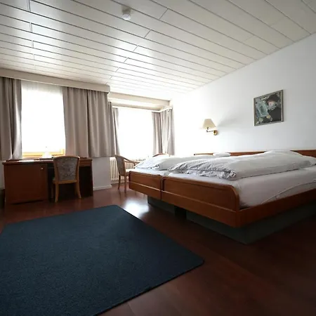 Hirsch Πανσιόν